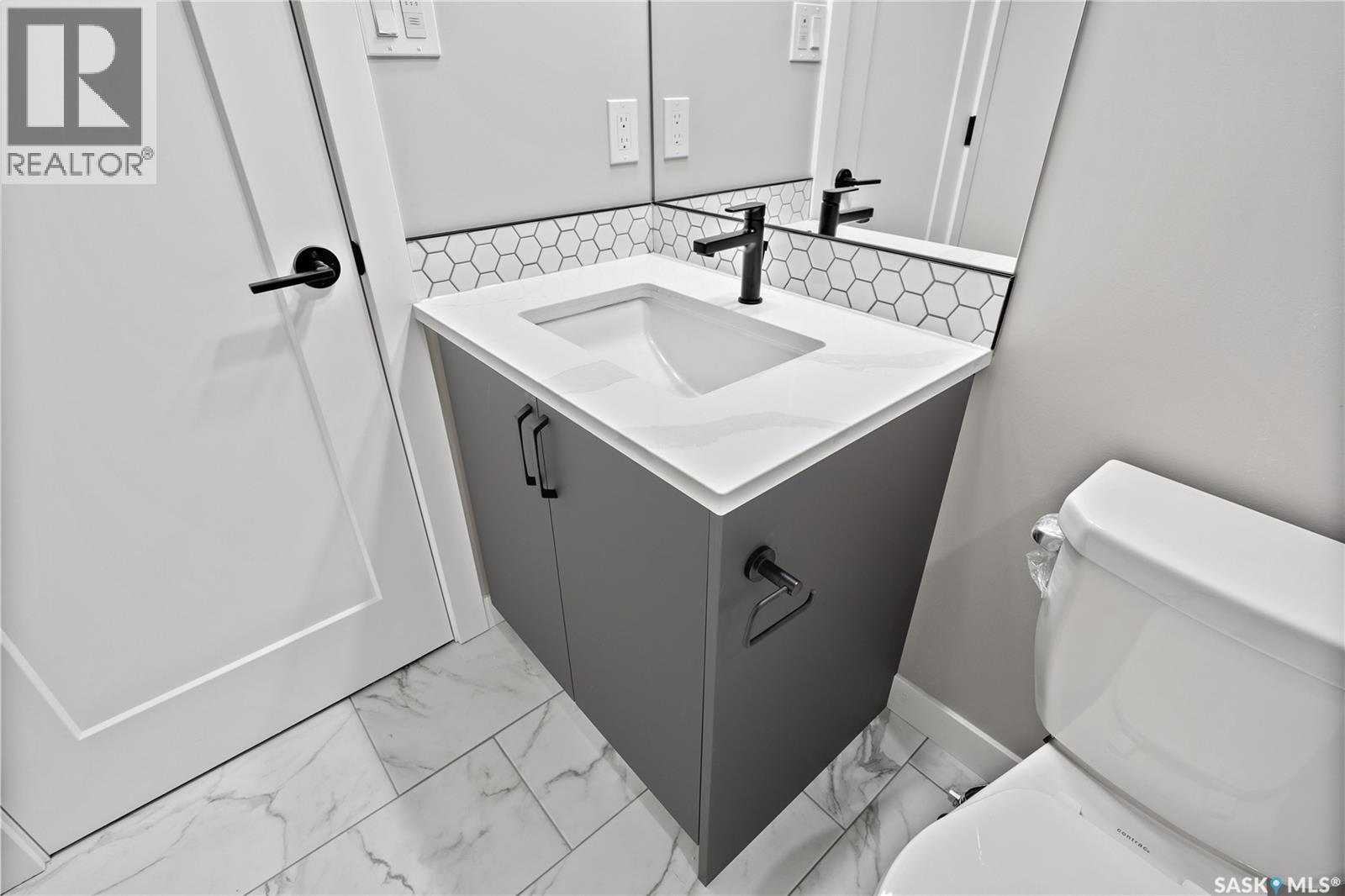 3072 Dumont Way, Regina, SK - Indoor Photo Showing Bathroom