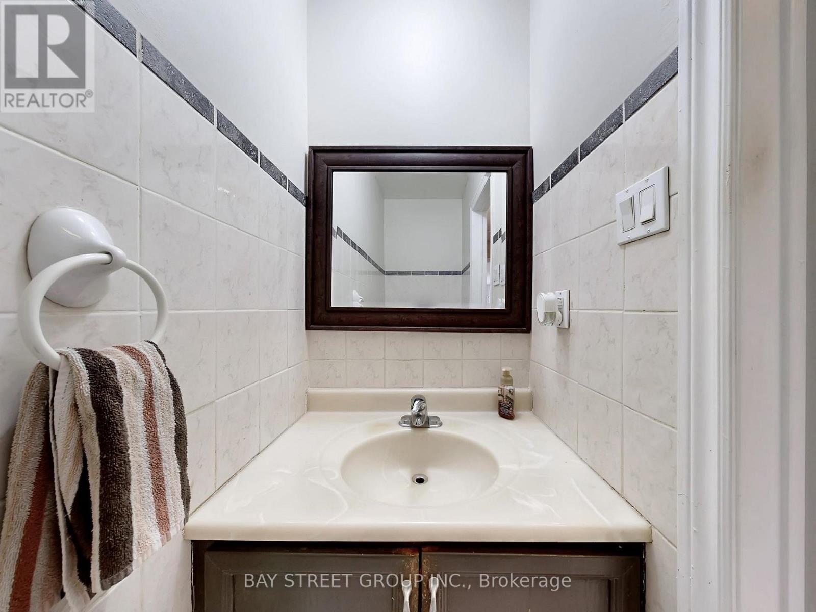 36 Durant Crescent, Markham, ON - Indoor Photo Showing Bathroom
