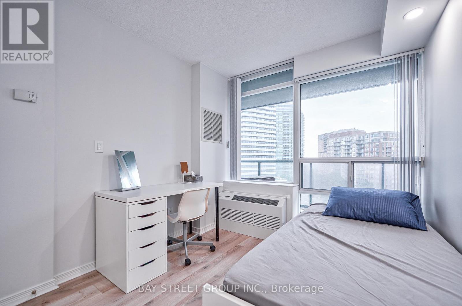 803 - 5500 Yonge Street, Toronto, ON - Indoor Photo Showing Bedroom