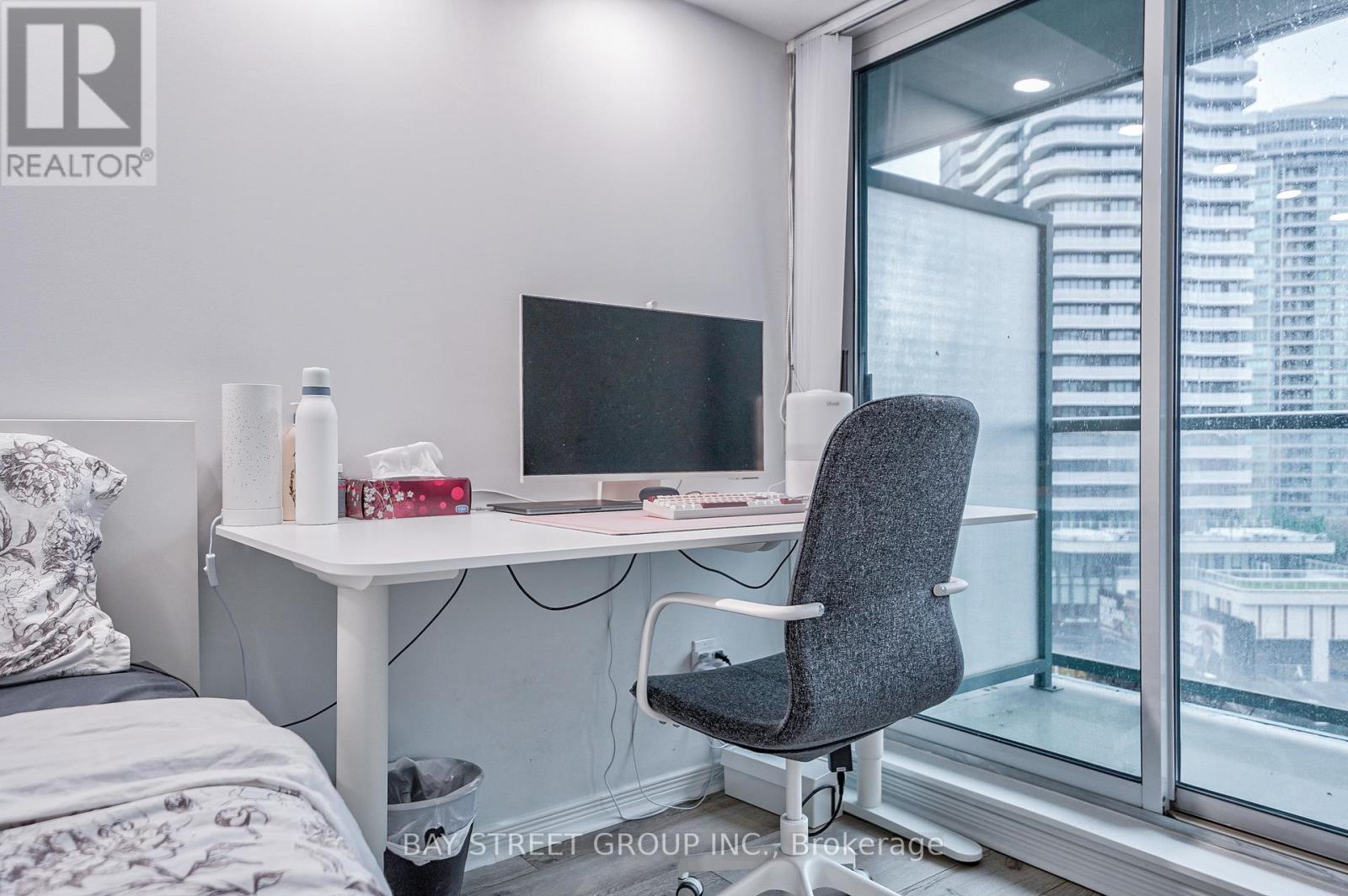 803 - 5500 Yonge Street, Toronto, ON - Indoor Photo Showing Office