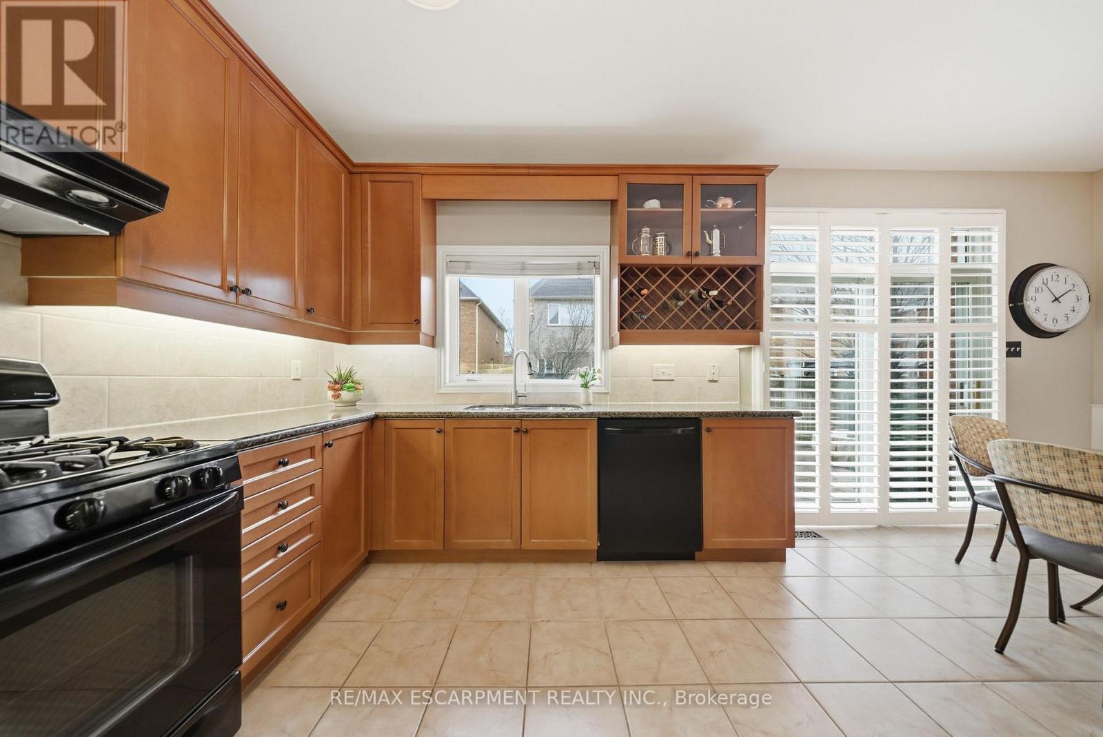 3098 Baron Drive, Mississauga, ON - Indoor Photo Showing Kitchen