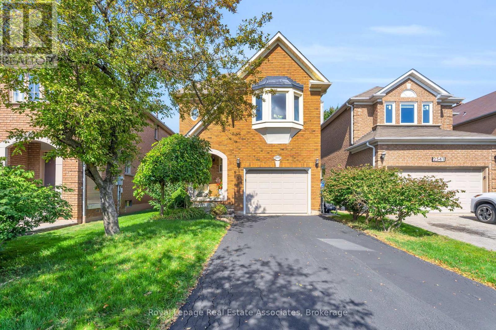 2543 Scarth Court, Mississauga, ON - Outdoor