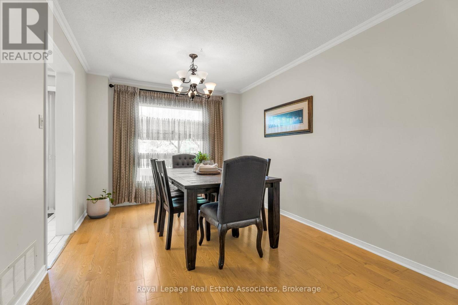 2543 Scarth Court, Mississauga, ON - Indoor Photo Showing Dining Room