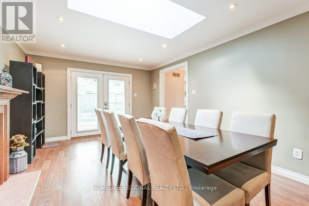 2557 Brasilia Circle, Mississauga, ON - Indoor Photo Showing Dining Room