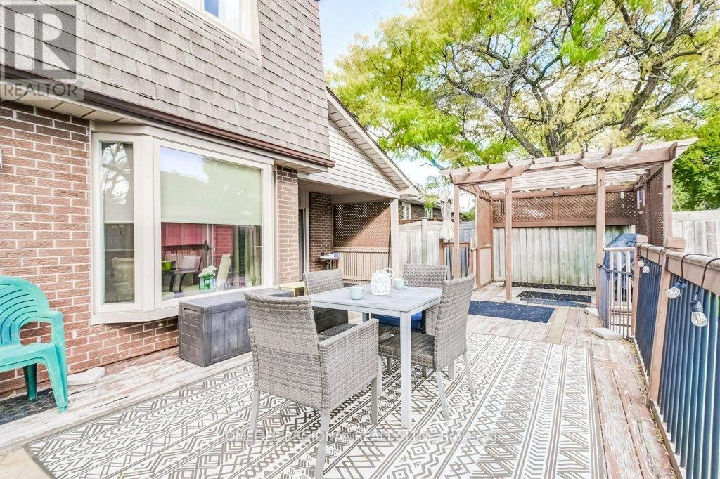 2557 Brasilia Circle, Mississauga, ON - Outdoor With Deck Patio Veranda With Exterior