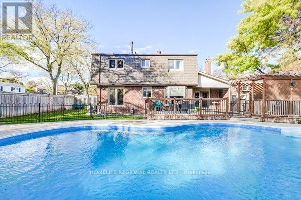 2557 Brasilia Circle, Mississauga, ON - Outdoor With In Ground Pool