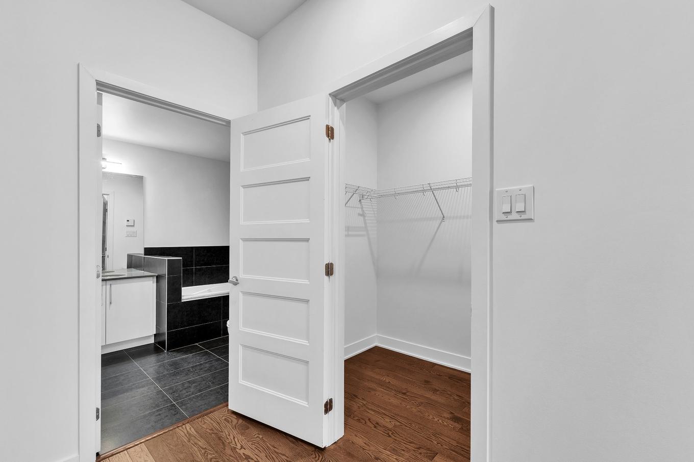 Overall view - 205-191 Av. Brock S., Montréal-Ouest, QC - Indoor Photo Showing Other Room