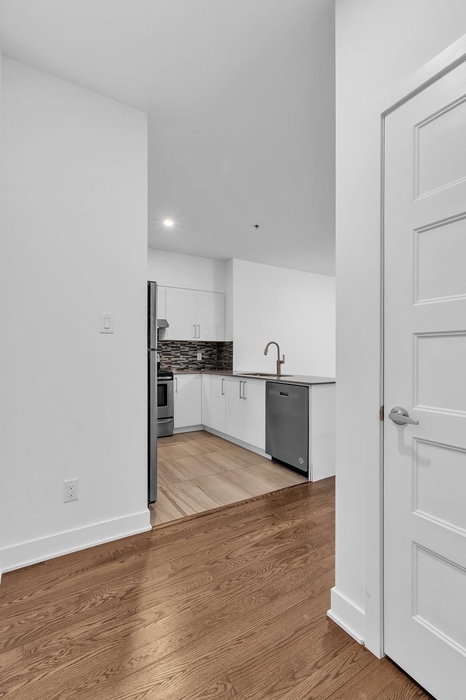 Hall - 205-191 Av. Brock S., Montréal-Ouest, QC - Indoor Photo Showing Kitchen