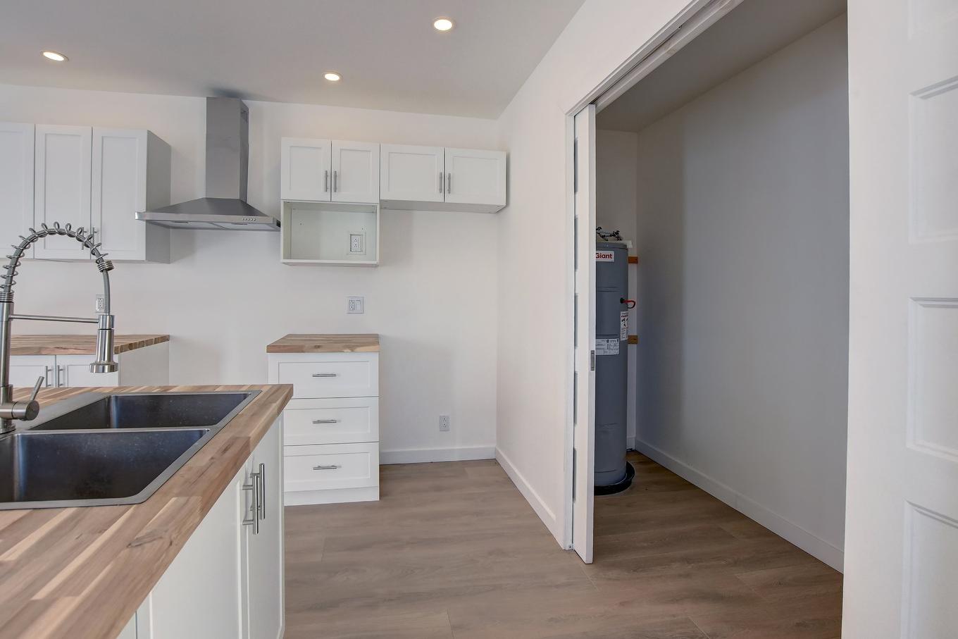 Cuisine - 45 Rue Des Pionniers, Saint-Côme, QC - Indoor Photo Showing Kitchen With Double Sink