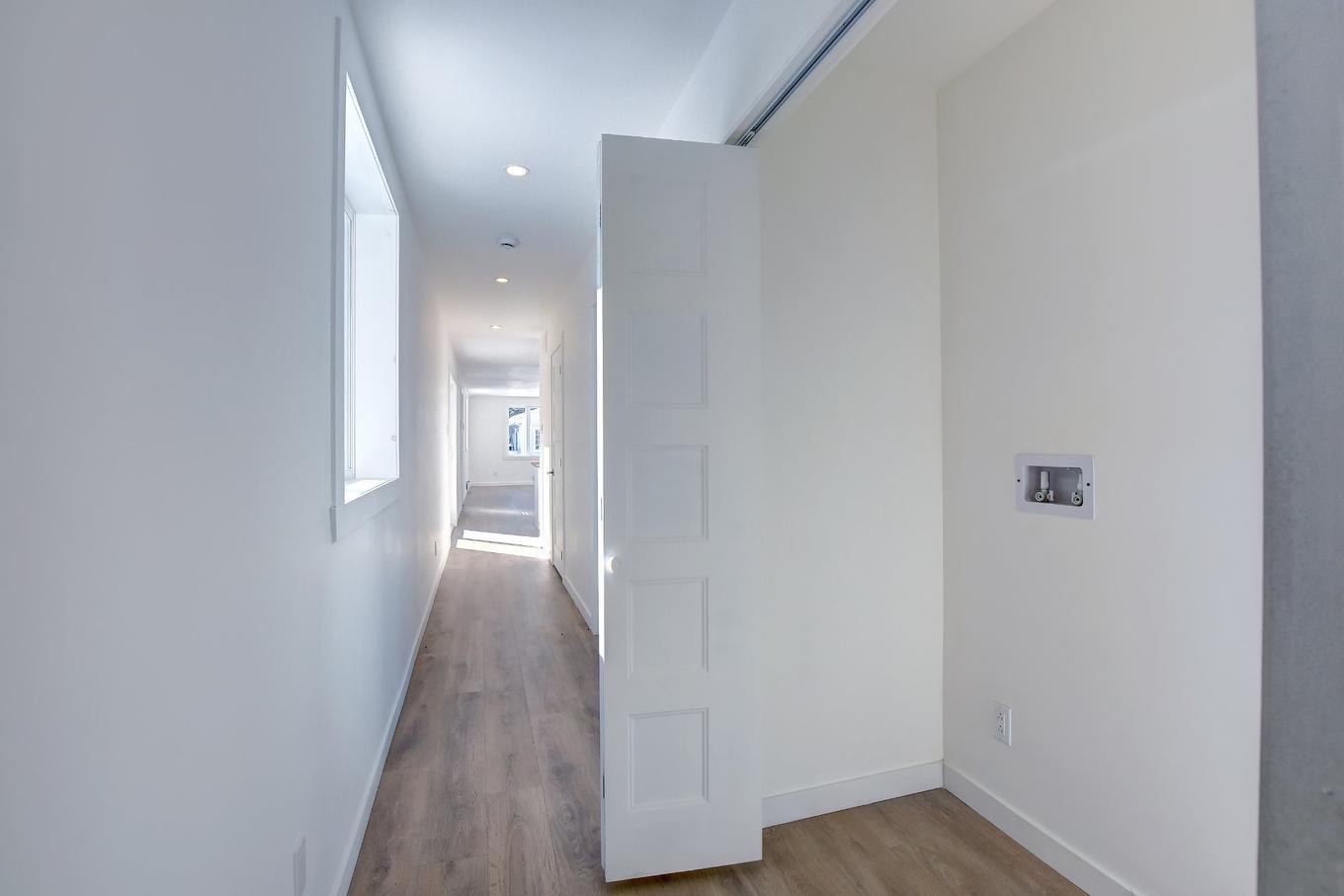 Salle de lavage - 45 Rue Des Pionniers, Saint-Côme, QC - Indoor Photo Showing Other Room