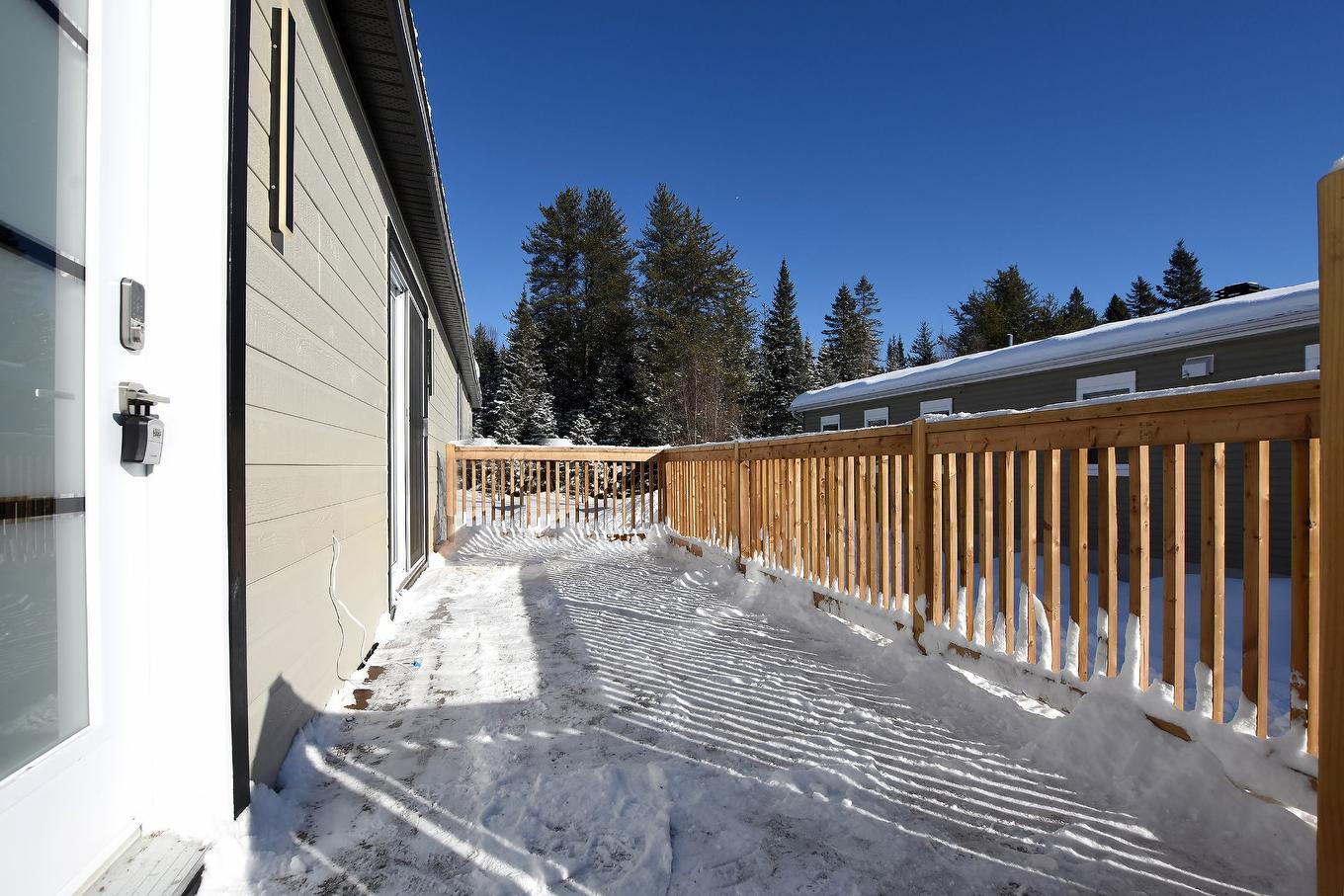 Terrasse - 45 Rue Des Pionniers, Saint-Côme, QC - Outdoor With Exterior