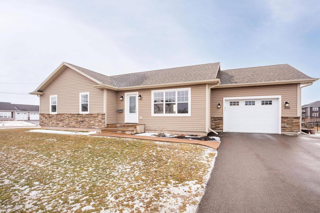 115 Squire Lane, Stratford, PE