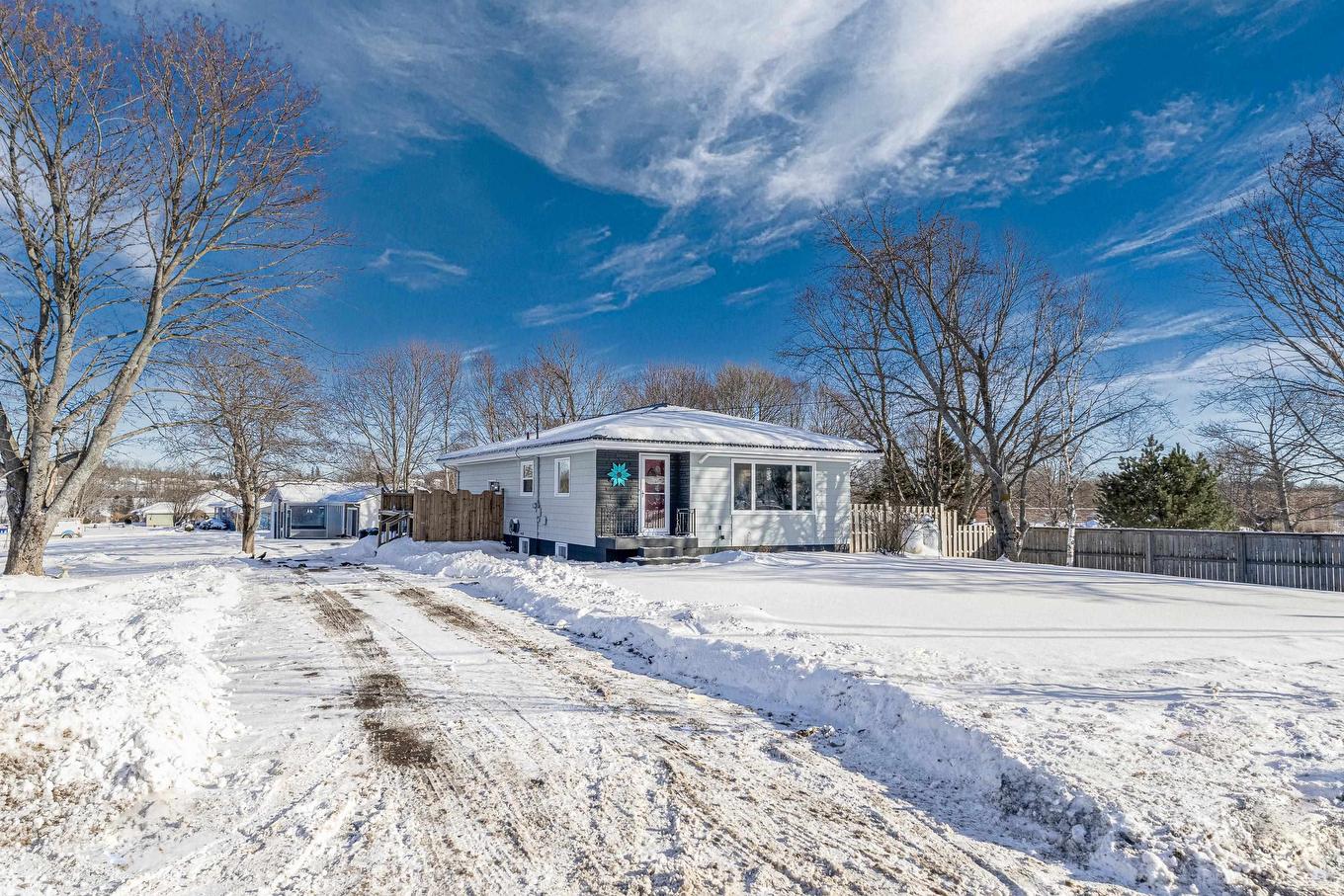 68 Meadowbank Road, Cornwall, PE