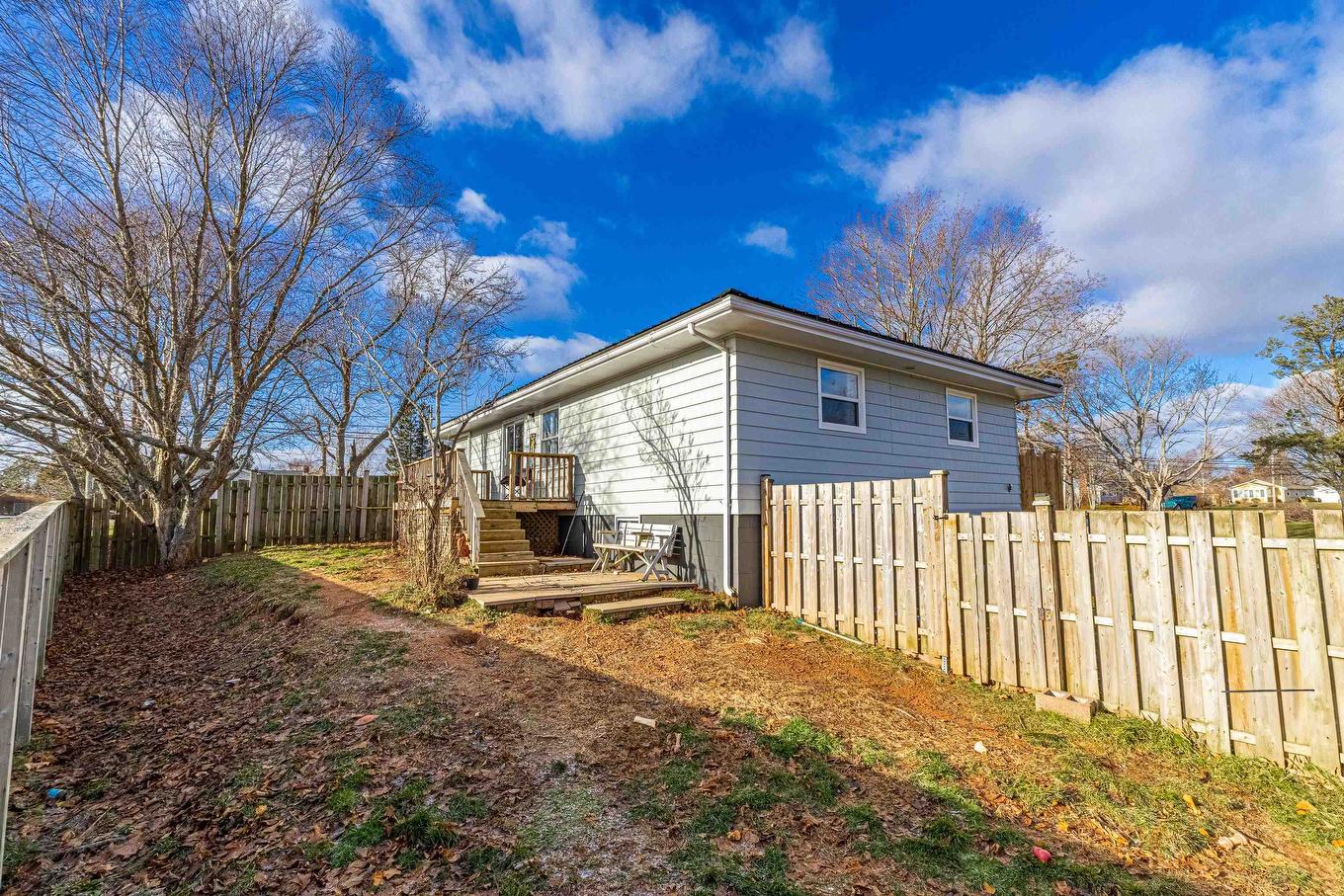 68 Meadowbank Road, Cornwall, PE