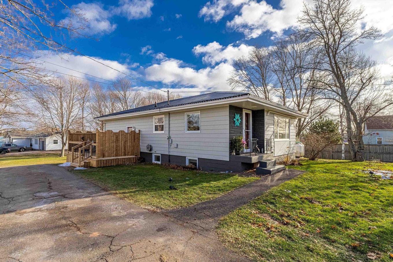 68 Meadowbank Road, Cornwall, PE