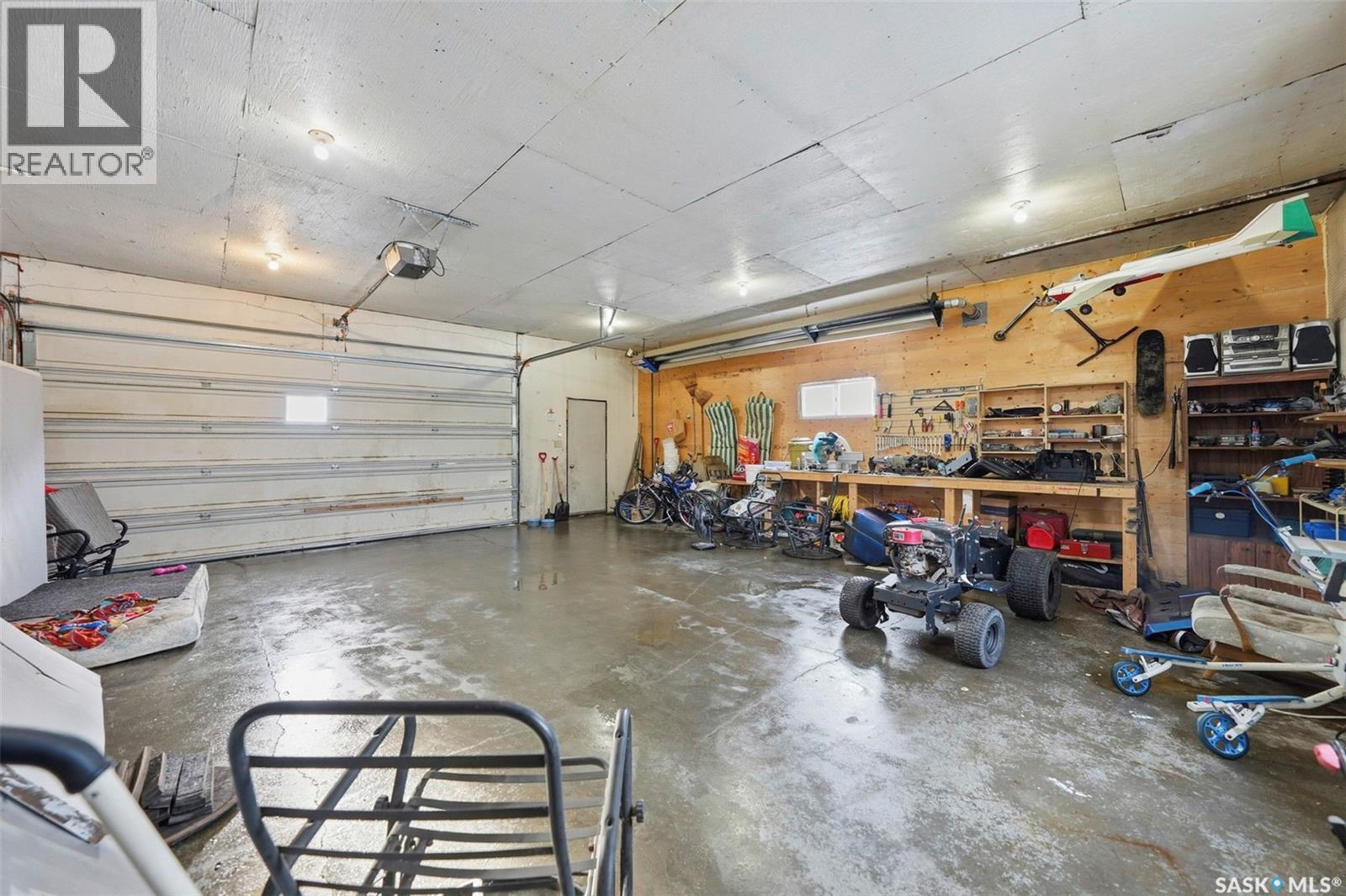 110 1St Avenue S, Hepburn, SK - Indoor Photo Showing Garage