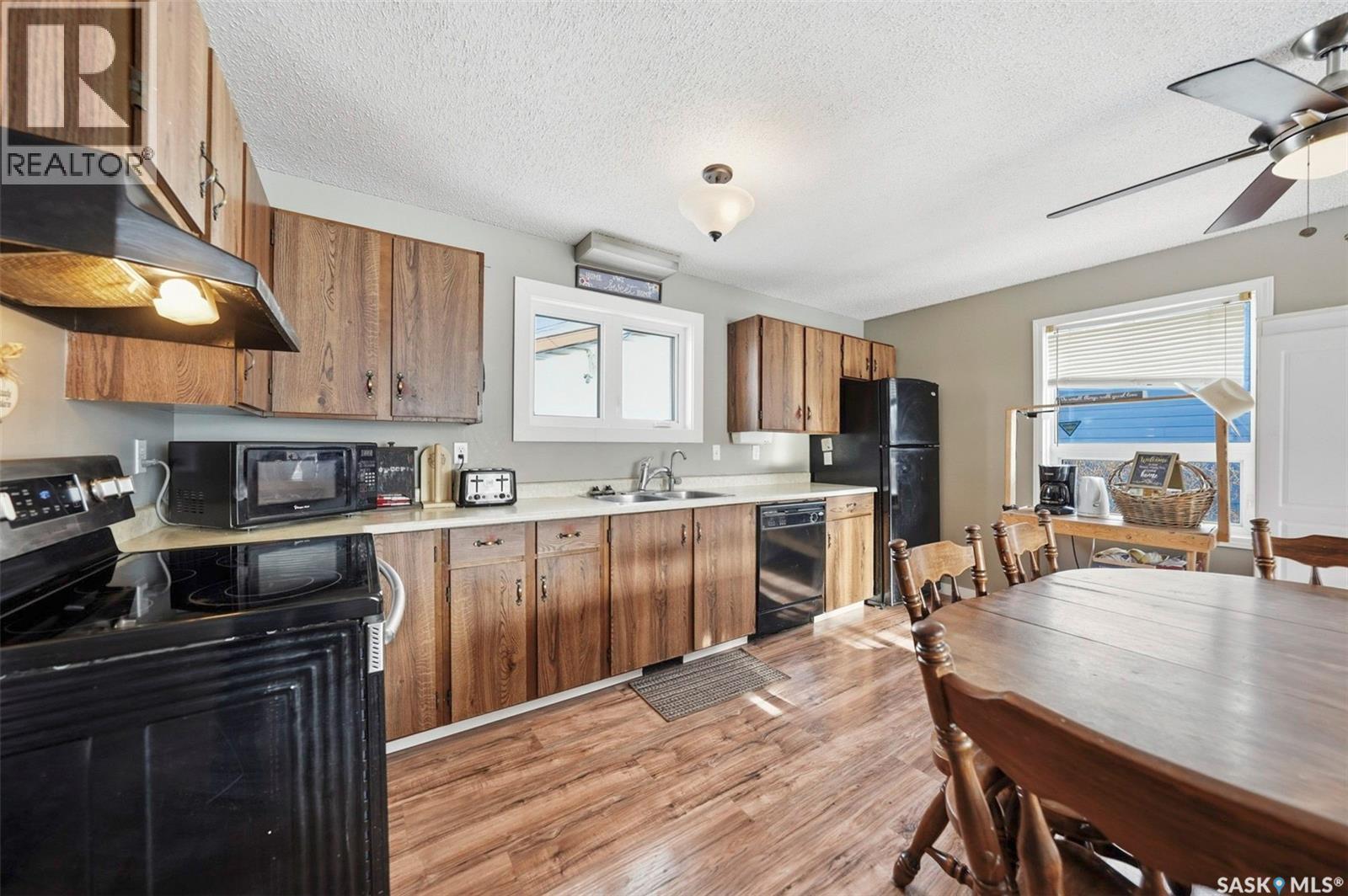 110 1St Avenue S, Hepburn, SK - Indoor Photo Showing Kitchen