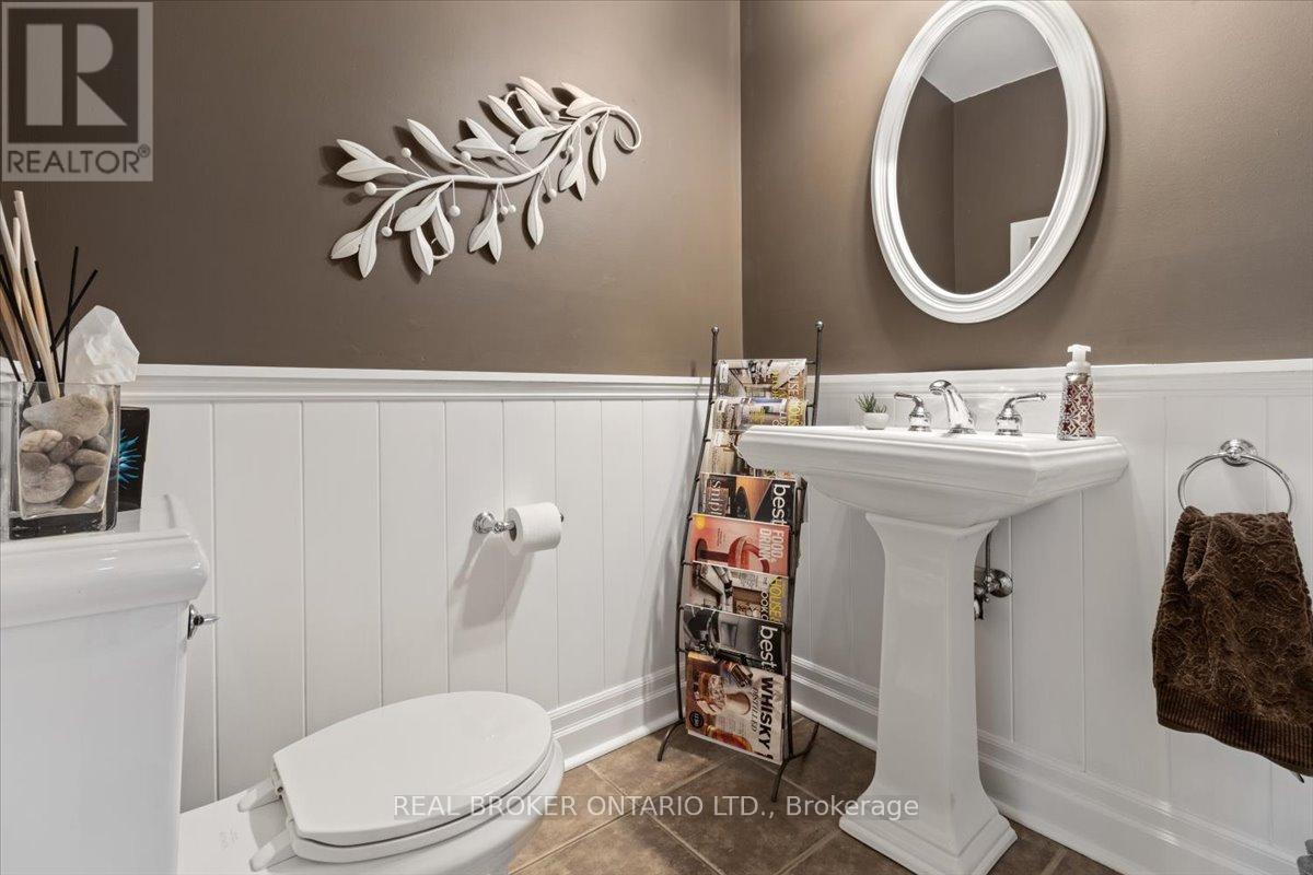 3182 Tania Crescent, Burlington, ON - Indoor Photo Showing Bathroom