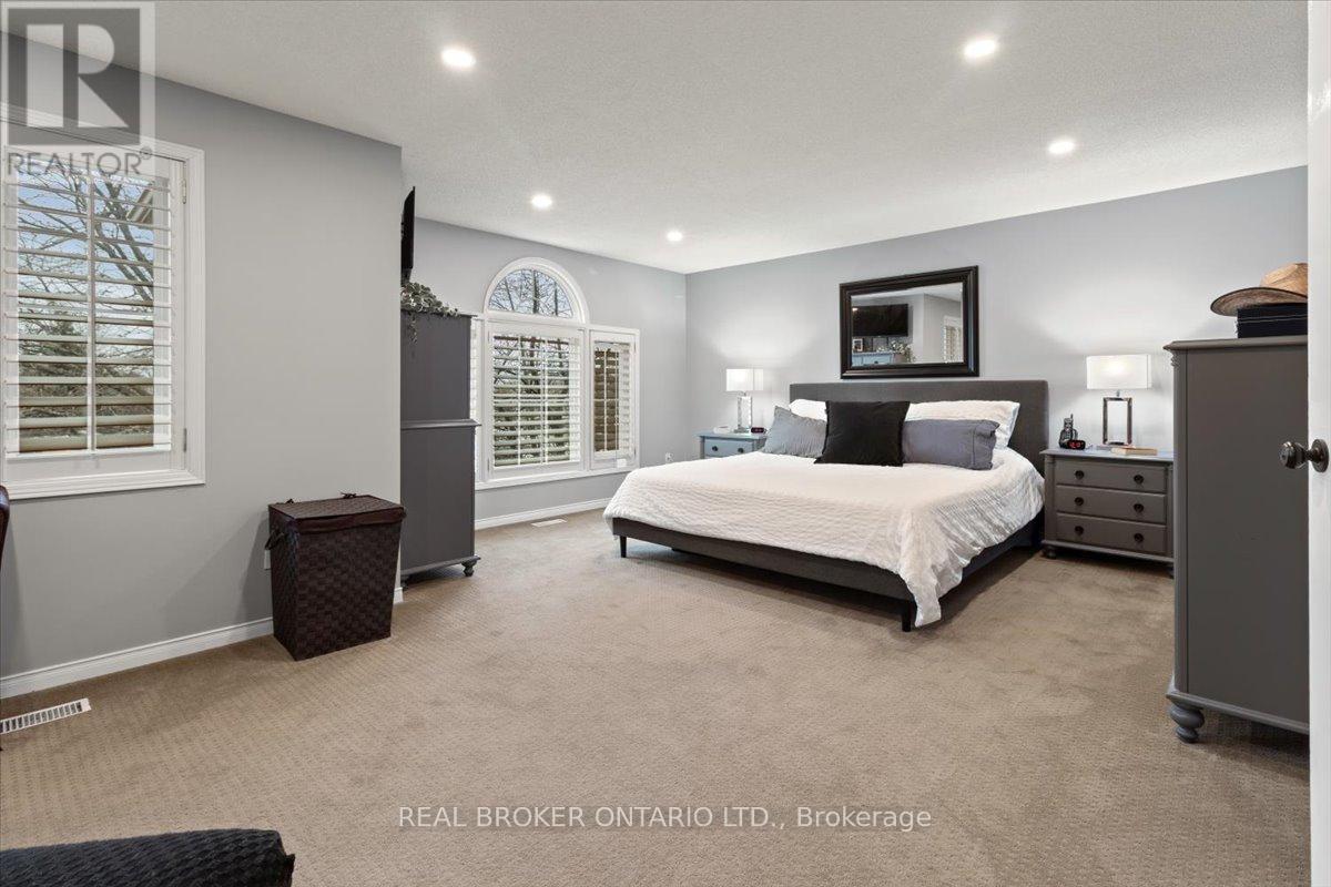 3182 Tania Crescent, Burlington, ON - Indoor Photo Showing Bedroom