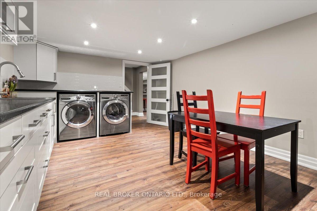 3182 Tania Crescent, Burlington, ON - Indoor Photo Showing Laundry Room