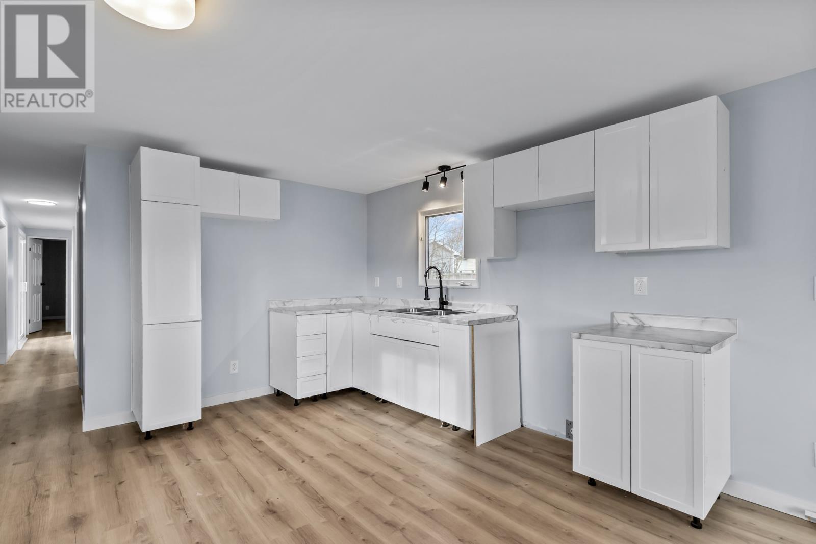 21 Evergreen Drive, Paradise, NL - Indoor Photo Showing Kitchen