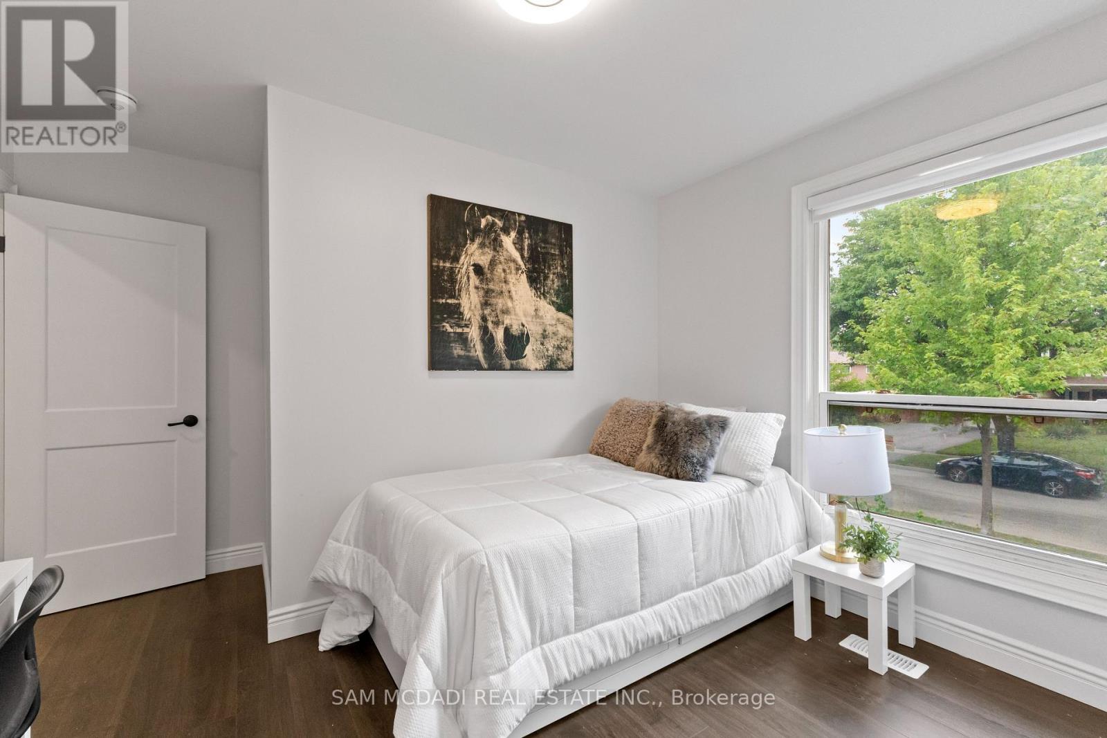 7209 Fayette Circle, Mississauga, ON - Indoor Photo Showing Bedroom