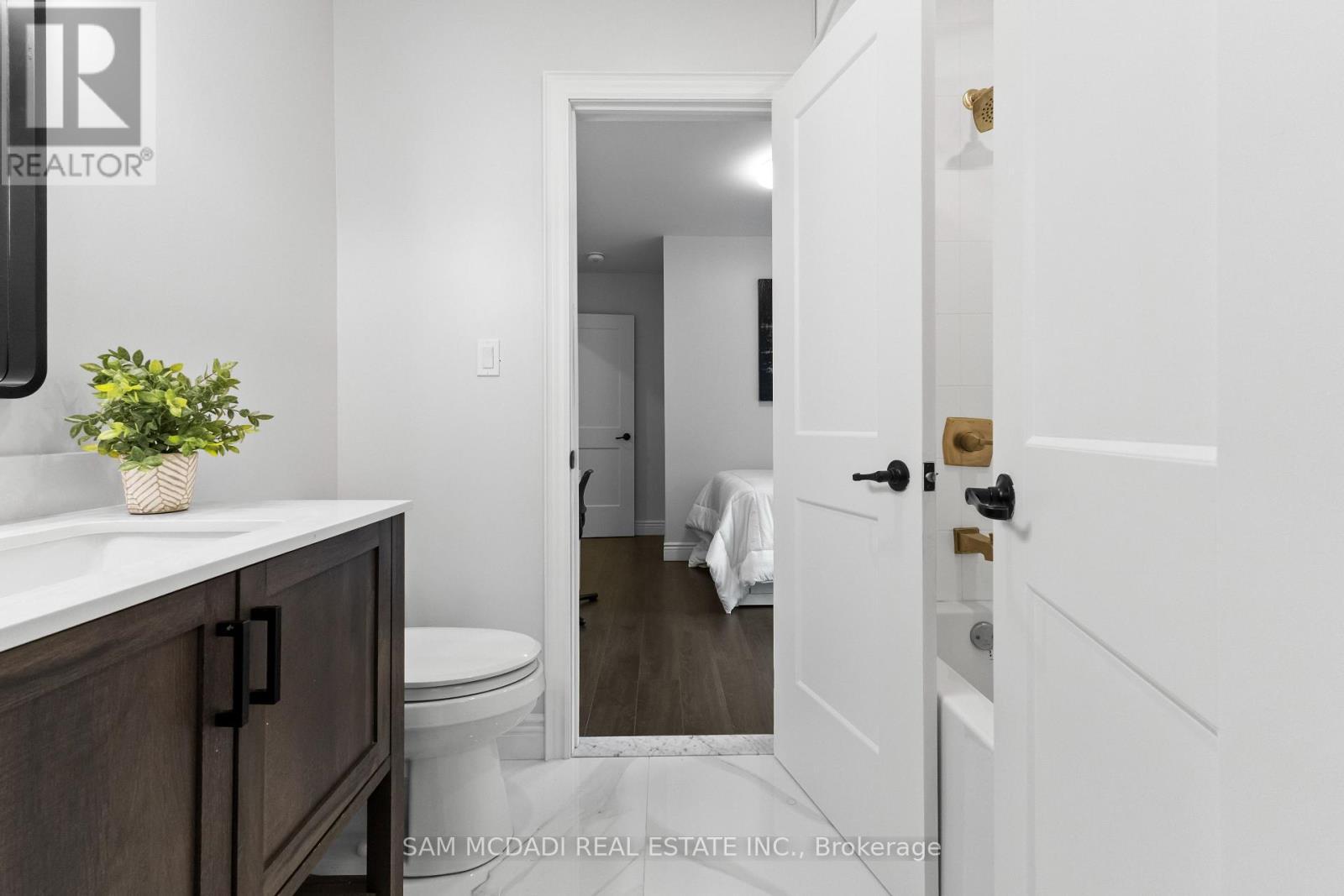 7209 Fayette Circle, Mississauga, ON - Indoor Photo Showing Bathroom