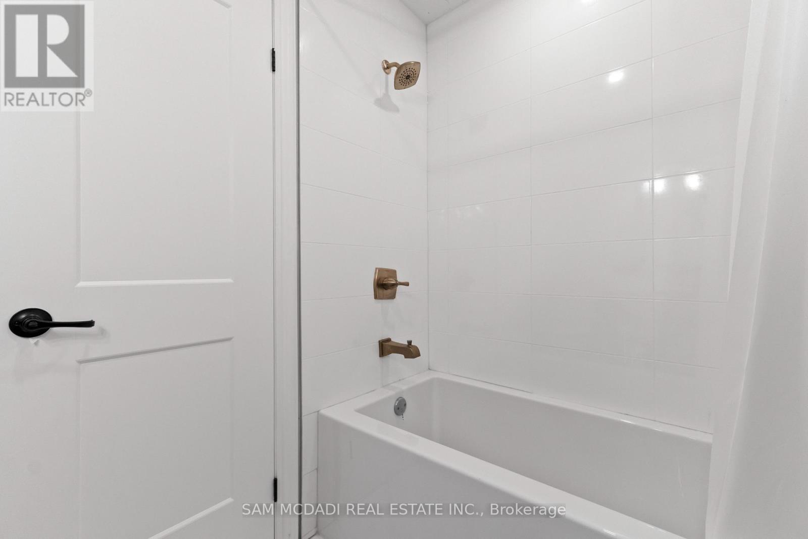 7209 Fayette Circle, Mississauga, ON - Indoor Photo Showing Bathroom