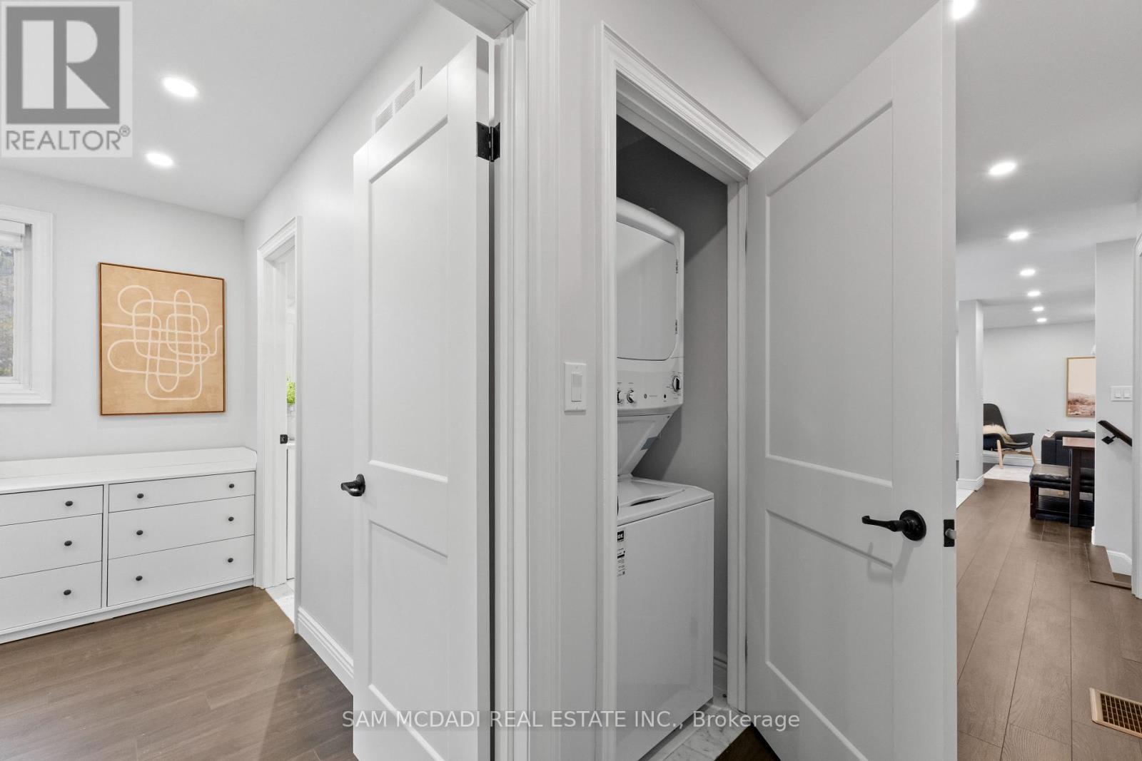 7209 Fayette Circle, Mississauga, ON - Indoor Photo Showing Laundry Room