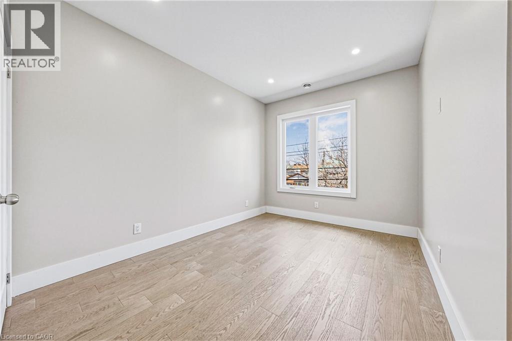 68 Vansitmart Avenue, Hamilton, ON - Indoor Photo Showing Other Room