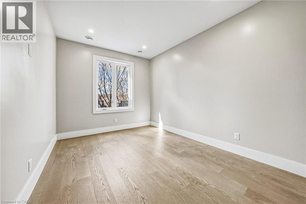 68 Vansitmart Avenue, Hamilton, ON - Indoor Photo Showing Other Room