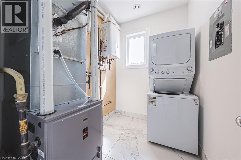 68 Vansitmart Avenue, Hamilton, ON - Indoor Photo Showing Laundry Room