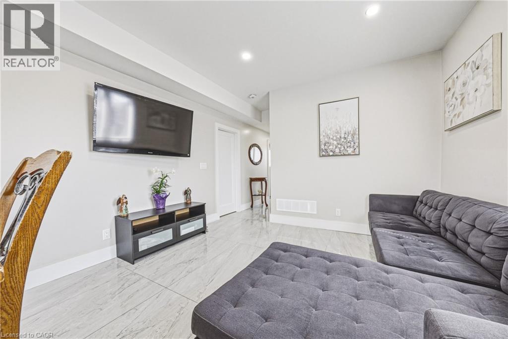 68 Vansitmart Avenue, Hamilton, ON - Indoor