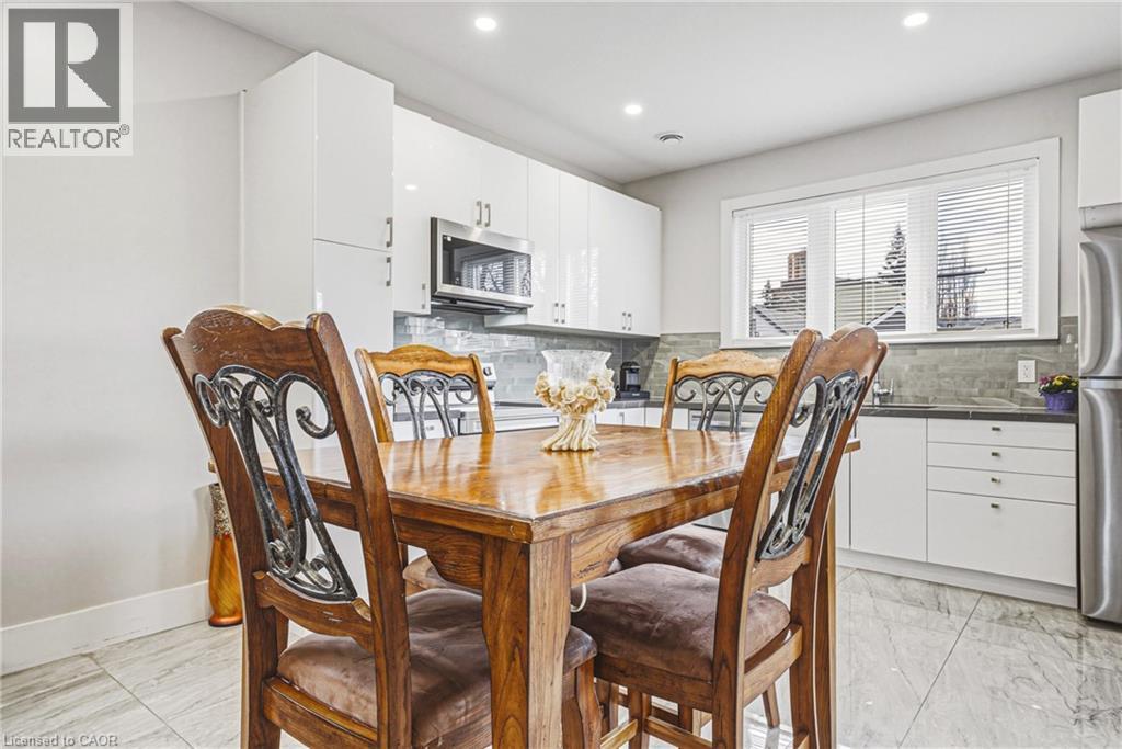 68 Vansitmart Avenue, Hamilton, ON - Indoor Photo Showing Dining Room