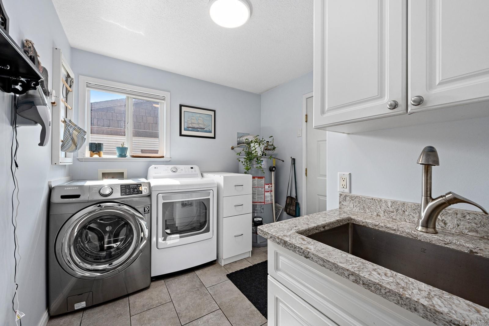 1952 Marten Ave, Comox, BC