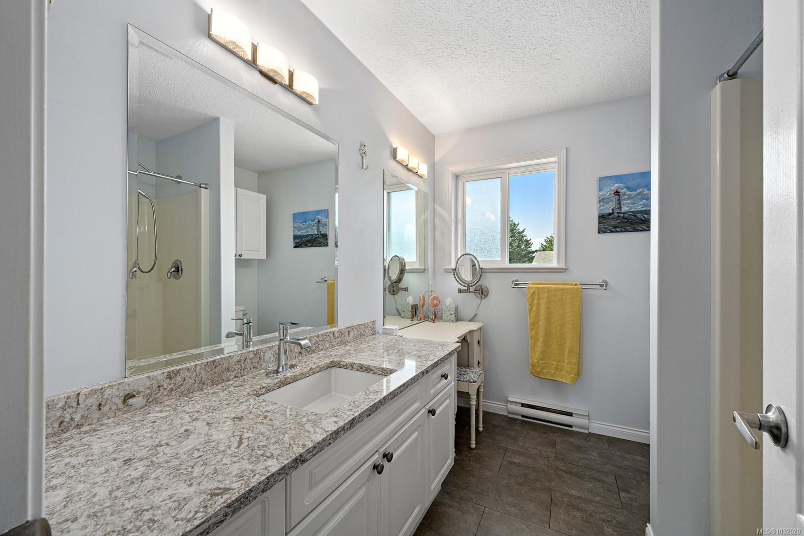 1952 Marten Ave, Comox, BC