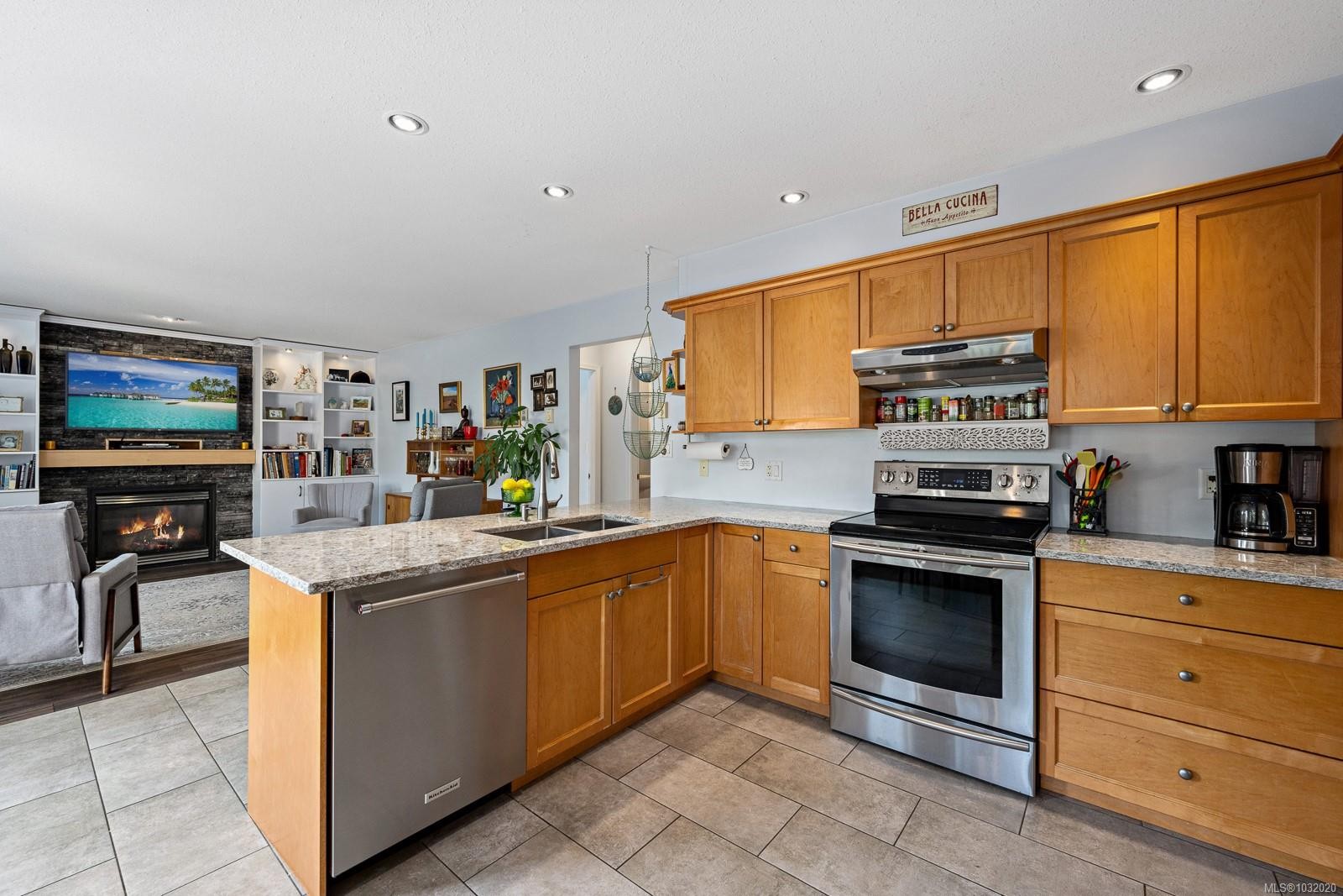 1952 Marten Ave, Comox, BC