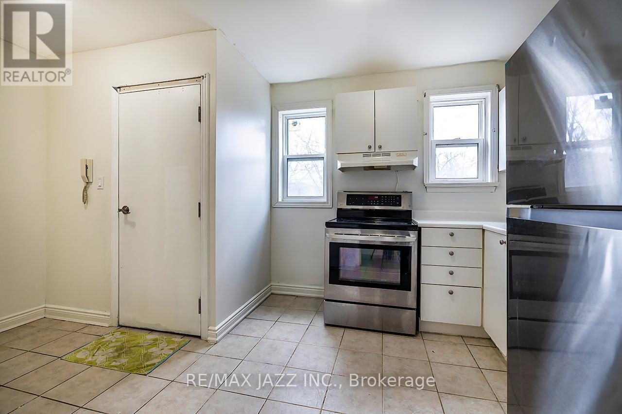 Unit 2 (main) - kitchen/dining - 380 Phillip Murray Avenue, Oshawa (Lakeview), ON - Indoor Photo Showing Kitchen