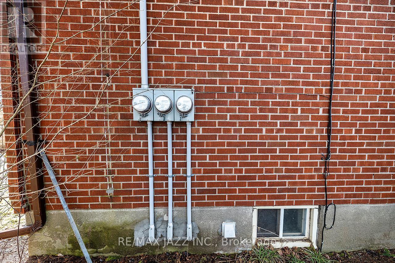 Separate meters for all units - 380 Phillip Murray Avenue, Oshawa (Lakeview), ON -