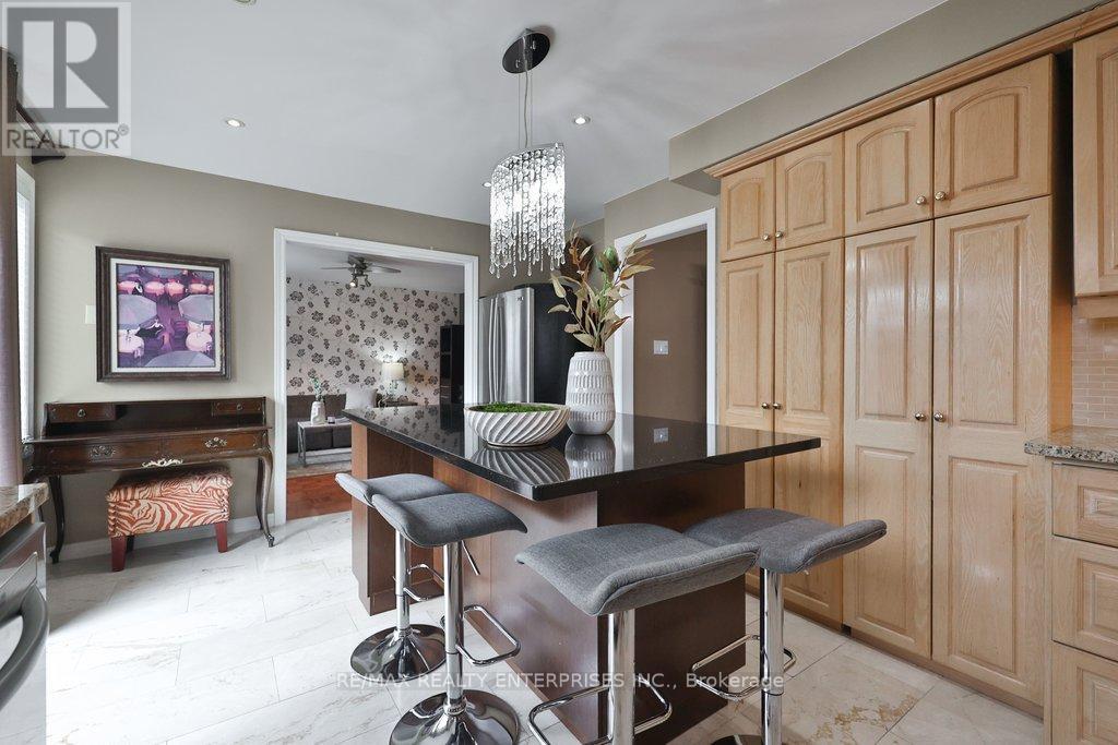 3022 Dalehurst Drive, Mississauga, ON - Indoor