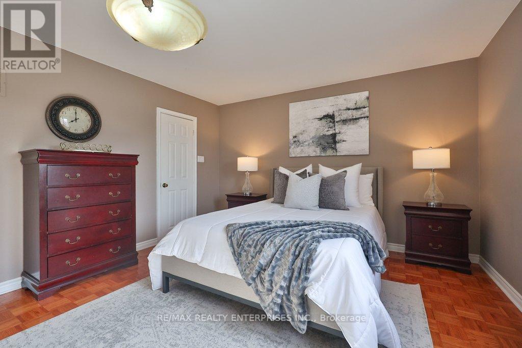 3022 Dalehurst Drive, Mississauga, ON - Indoor Photo Showing Bedroom