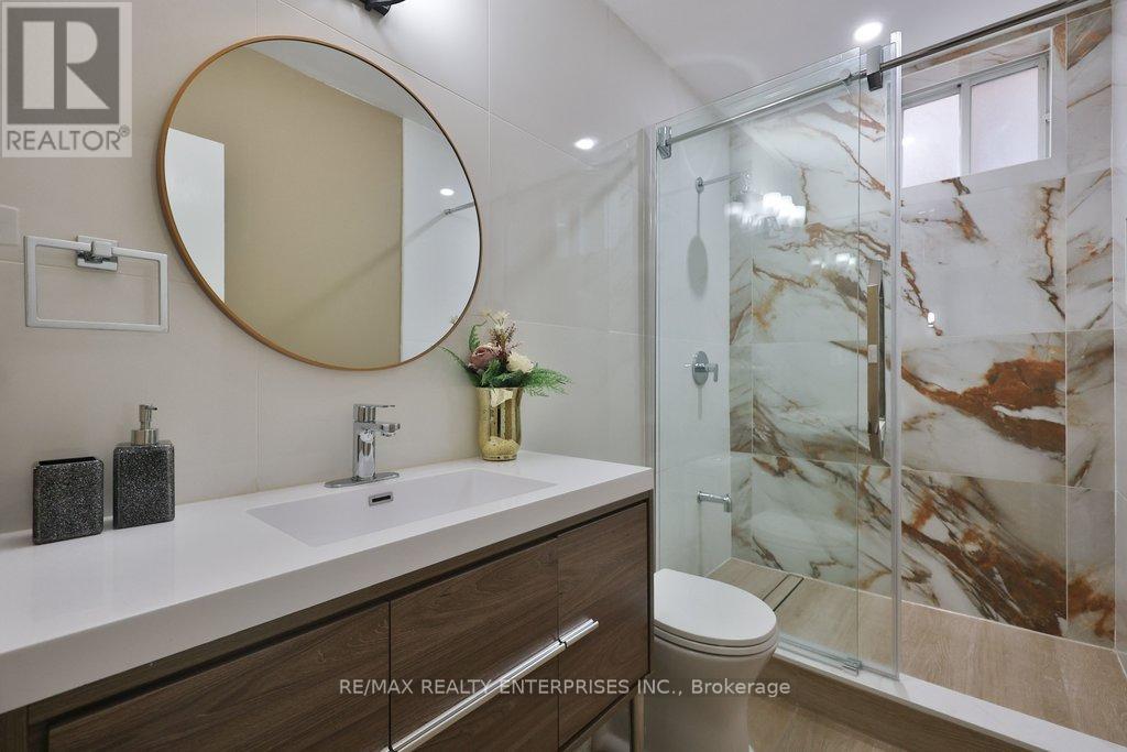 3022 Dalehurst Drive, Mississauga, ON - Indoor Photo Showing Bathroom