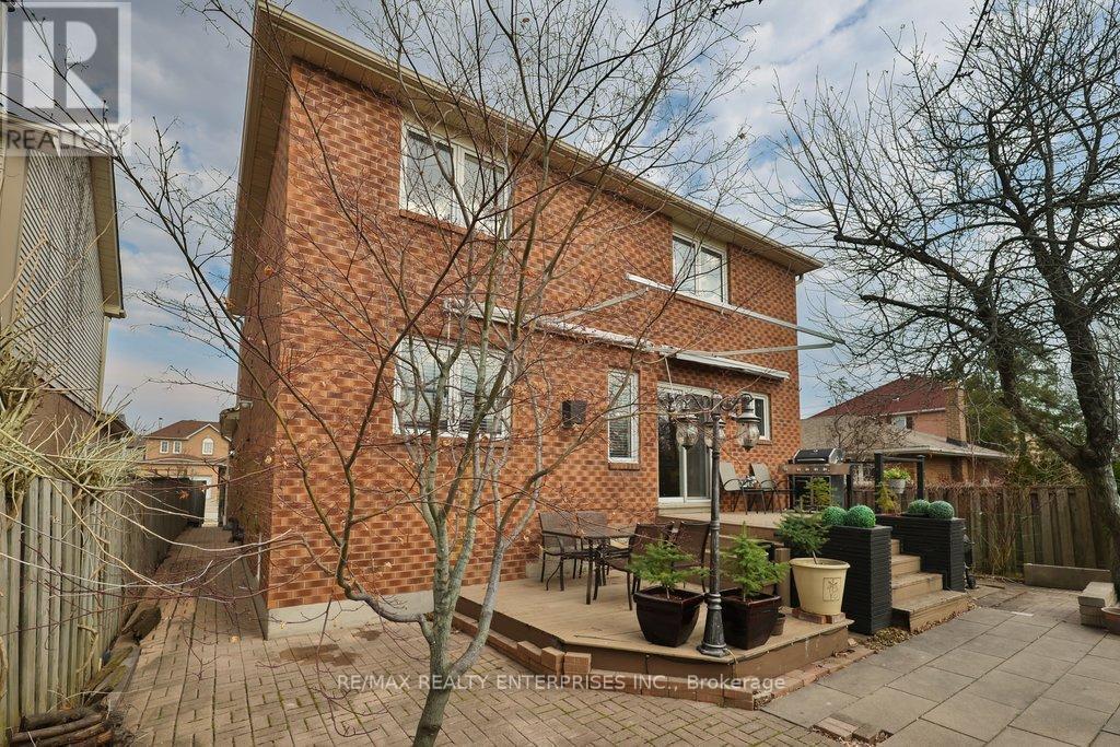 3022 Dalehurst Drive, Mississauga, ON - Outdoor