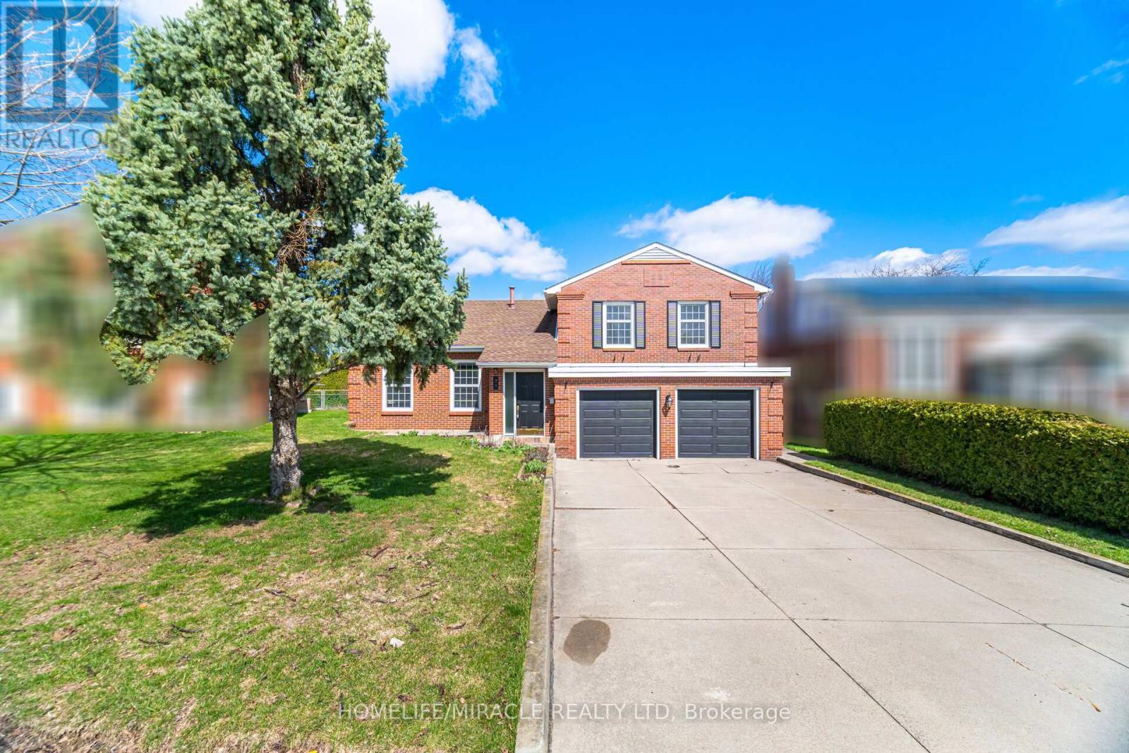 38 Leclaire Street, Hamilton, ON - Outdoor