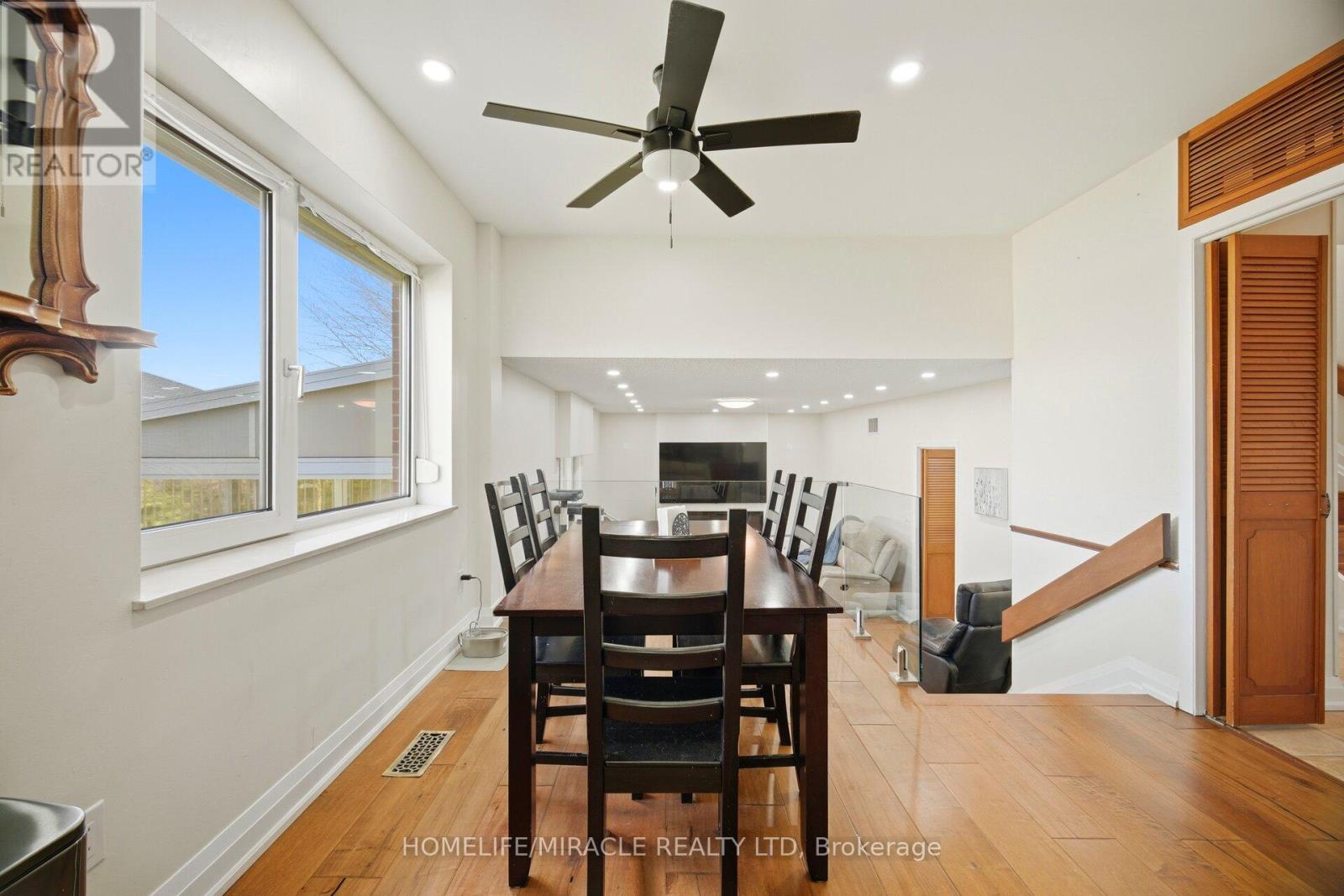 38 Leclaire Street, Hamilton, ON - Indoor