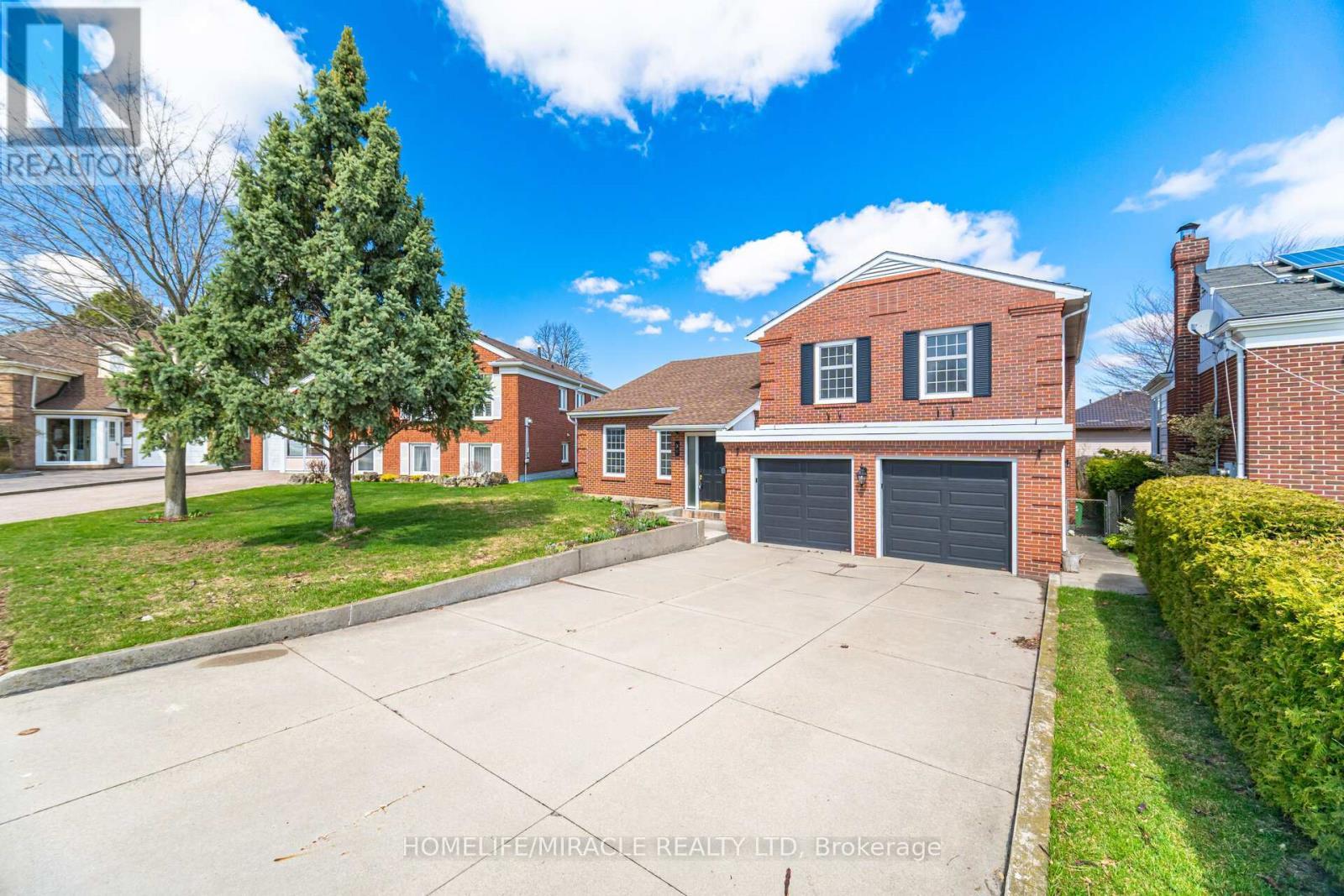 38 Leclaire Street, Hamilton, ON - Outdoor With Facade