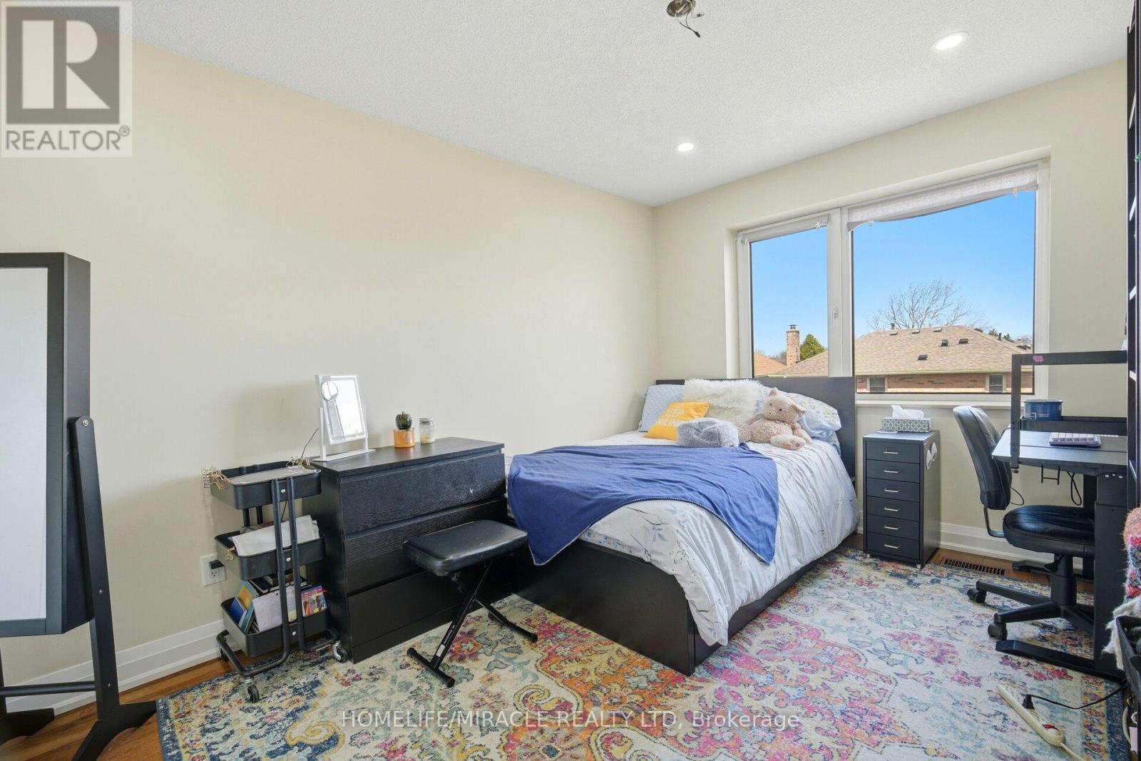 38 Leclaire Street, Hamilton, ON - Indoor Photo Showing Bedroom