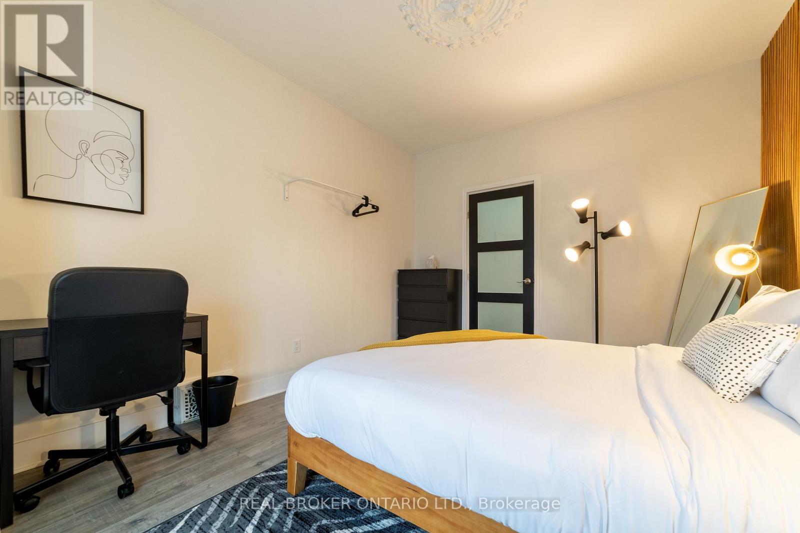 19 Century Street, Hamilton, ON - Indoor Photo Showing Bedroom