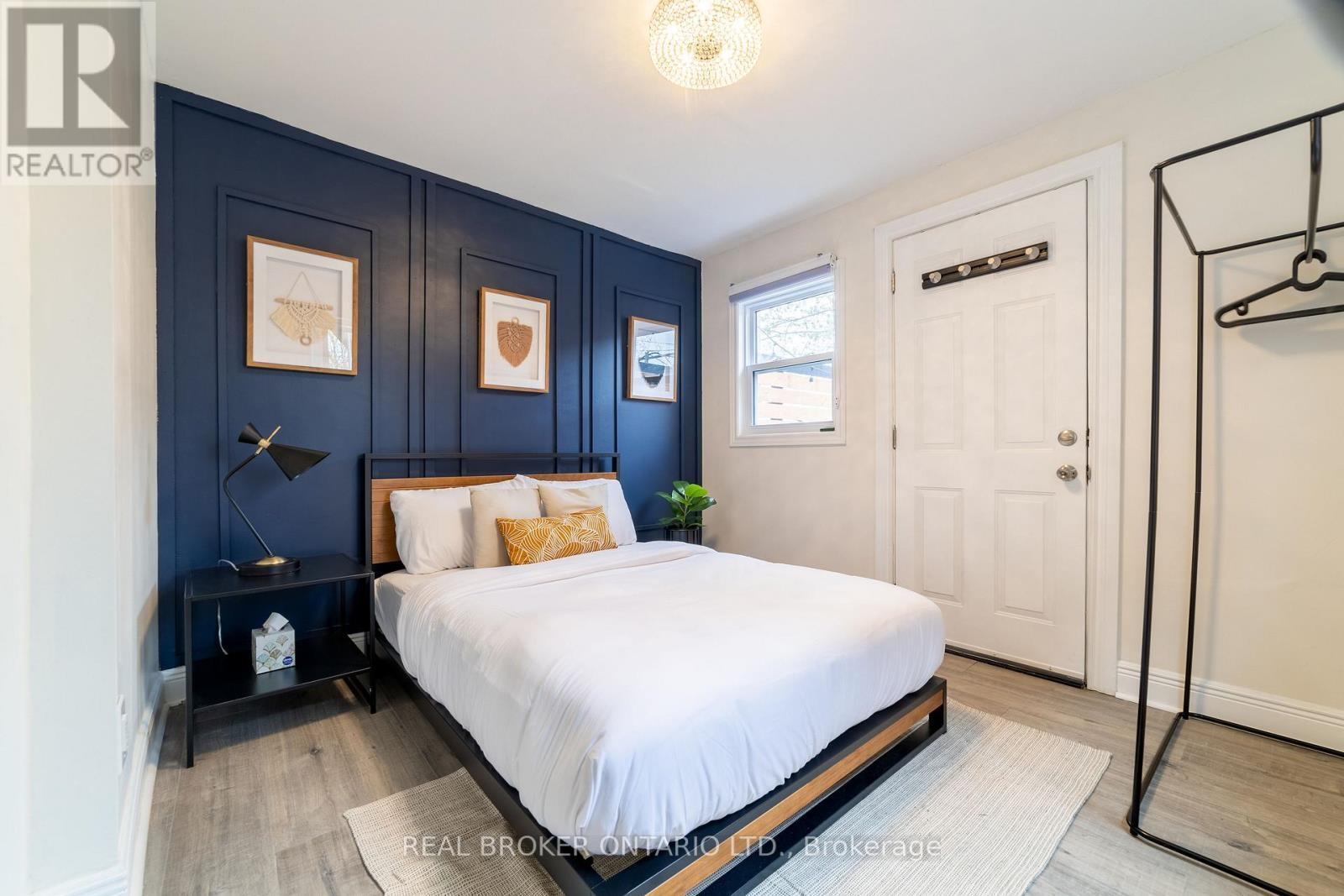 19 Century Street, Hamilton, ON - Indoor Photo Showing Bedroom