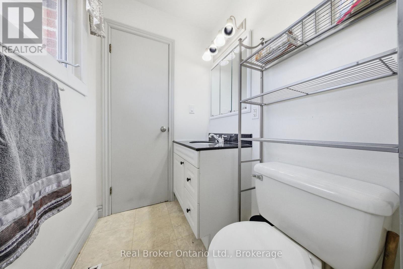 9639 Sideroad 27 Side Road, Erin, ON - Indoor